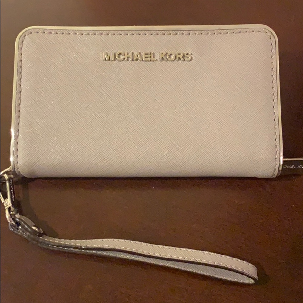 Michael Kors wristlet zipper wallet